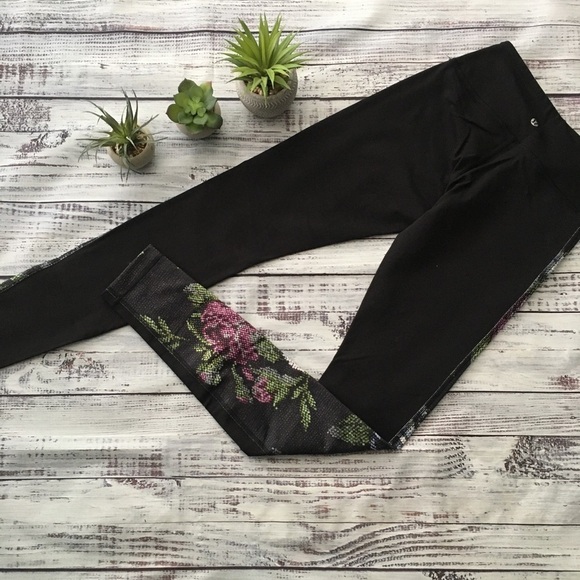 Lululemon Wunderunder Floral NWOT - Picture 2 of 8